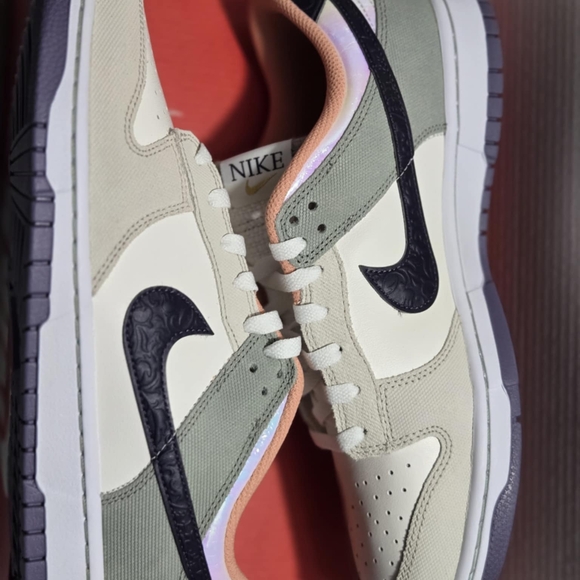 Nike Dunk Low SE  Black and White Sneakers Iconic Limited Edition Sz 11 NEW - Picture 15 of 16